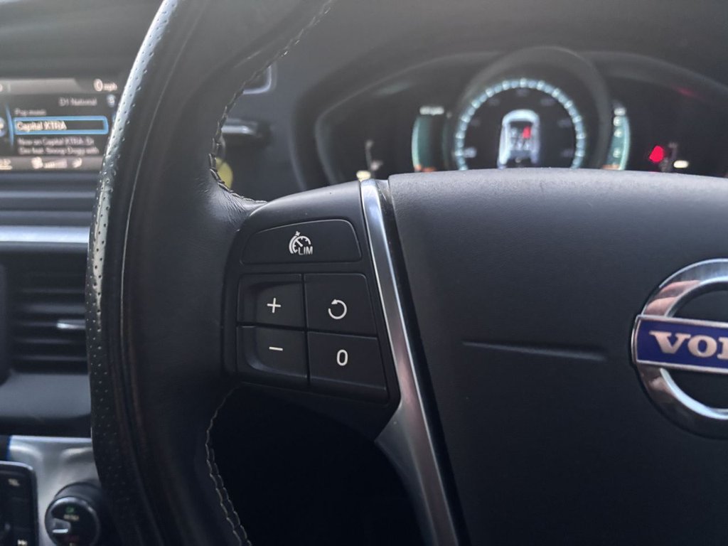 Used Volvo V40 2015 for sale - 76710836: Photo 13