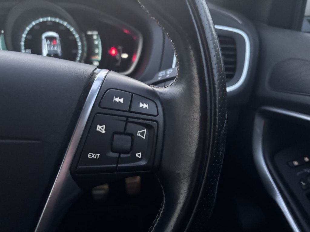 Used Volvo V40 2015 for sale - 76710836: Photo 14