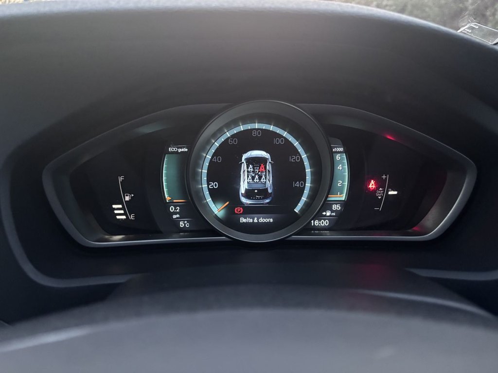 Used Volvo V40 2015 for sale - 76710836: Photo 15