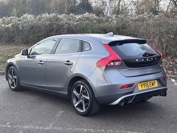 Used Volvo V40 2015 for sale - 76710836: Photo