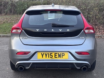 Used Volvo V40 2015 for sale - 76710836: Photo