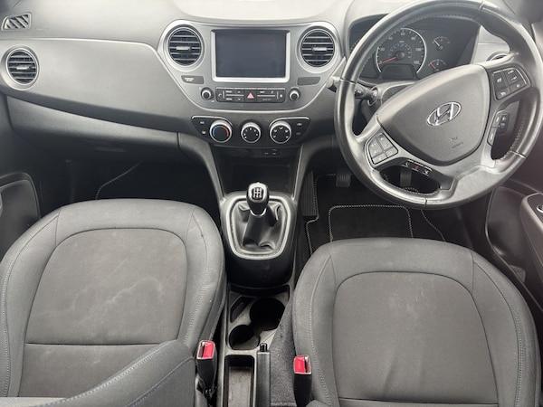 Used Hyundai i10 2018 for sale - 76303517: Photo 9