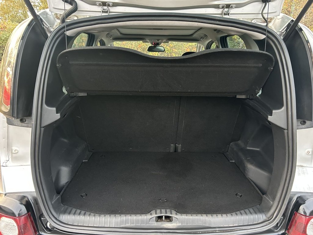 Used Citroen C3 Picasso 2016 for sale - 76469886: Photo 11