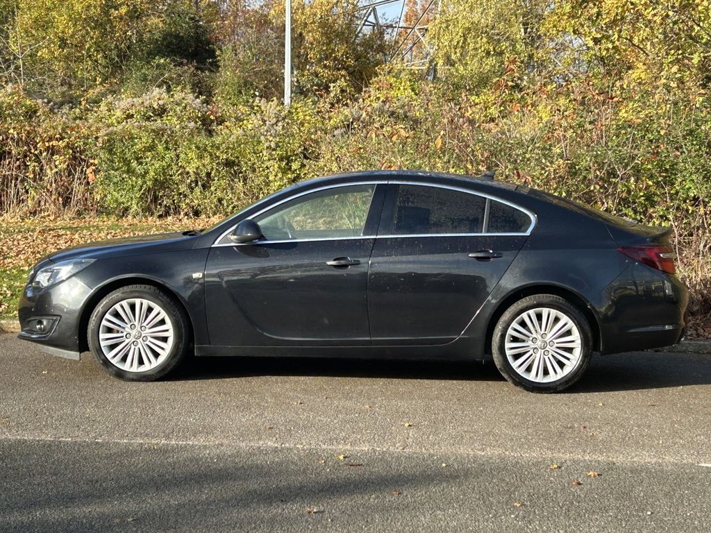Used Vauxhall Insignia 2016 for sale - 76509661: Photo 2