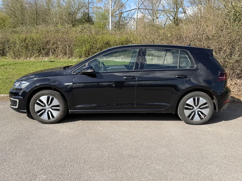 Used Volkswagen Golf 2019 for sale - 78056623: Photo 2