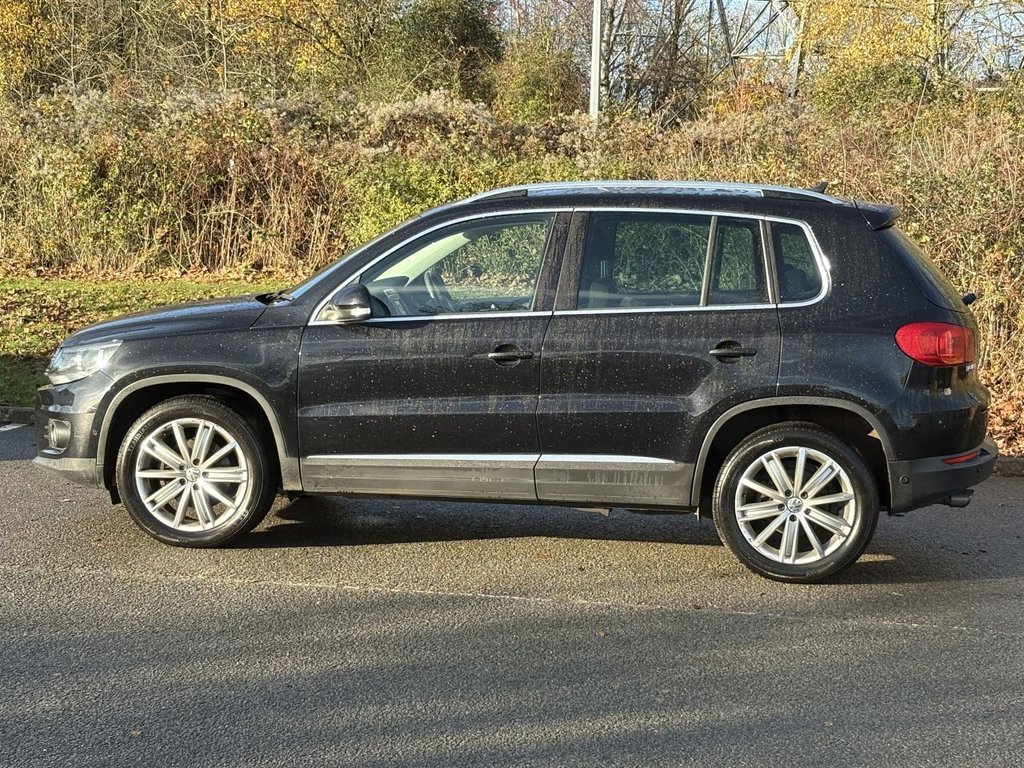 Used Volkswagen Tiguan 2015 for sale - 76768145: Photo 2
