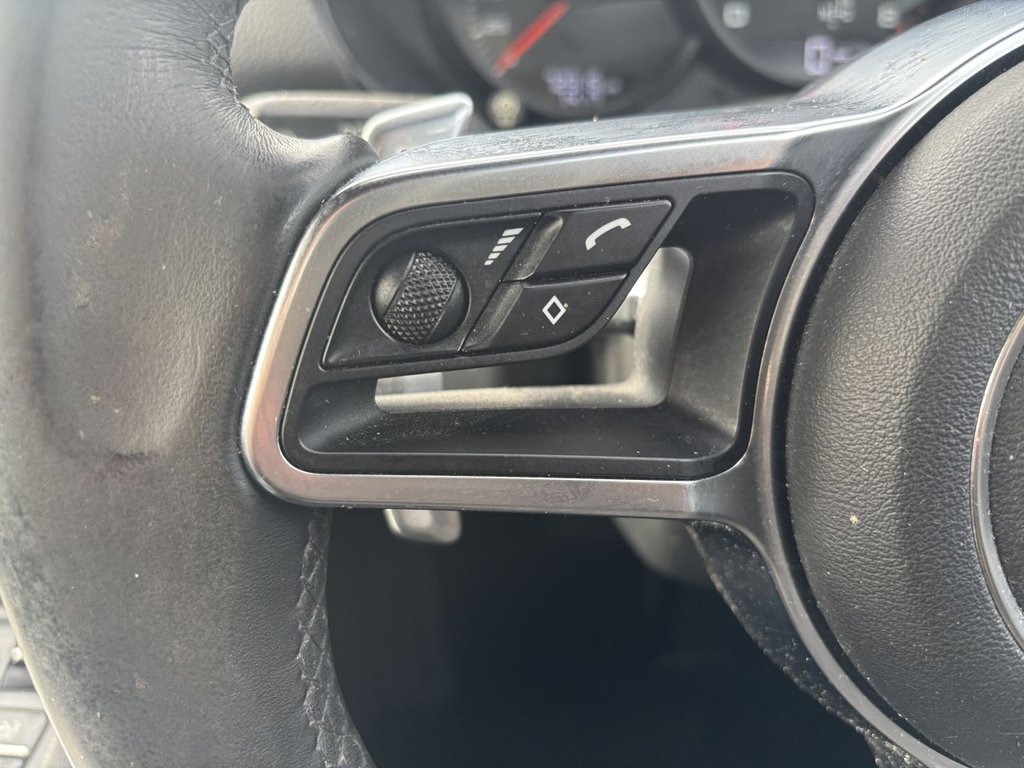 Used Porsche 718 Cayman 2017 for sale - 76496256: Photo 18