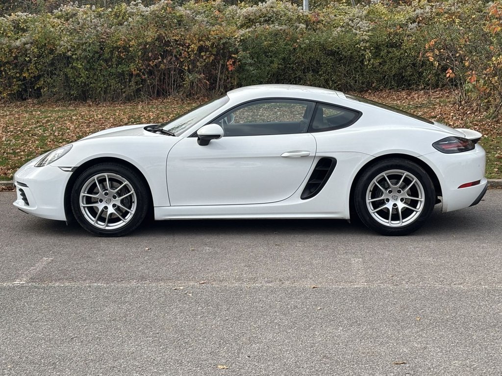 Used Porsche 718 Cayman 2017 for sale - 76496256: Photo 2