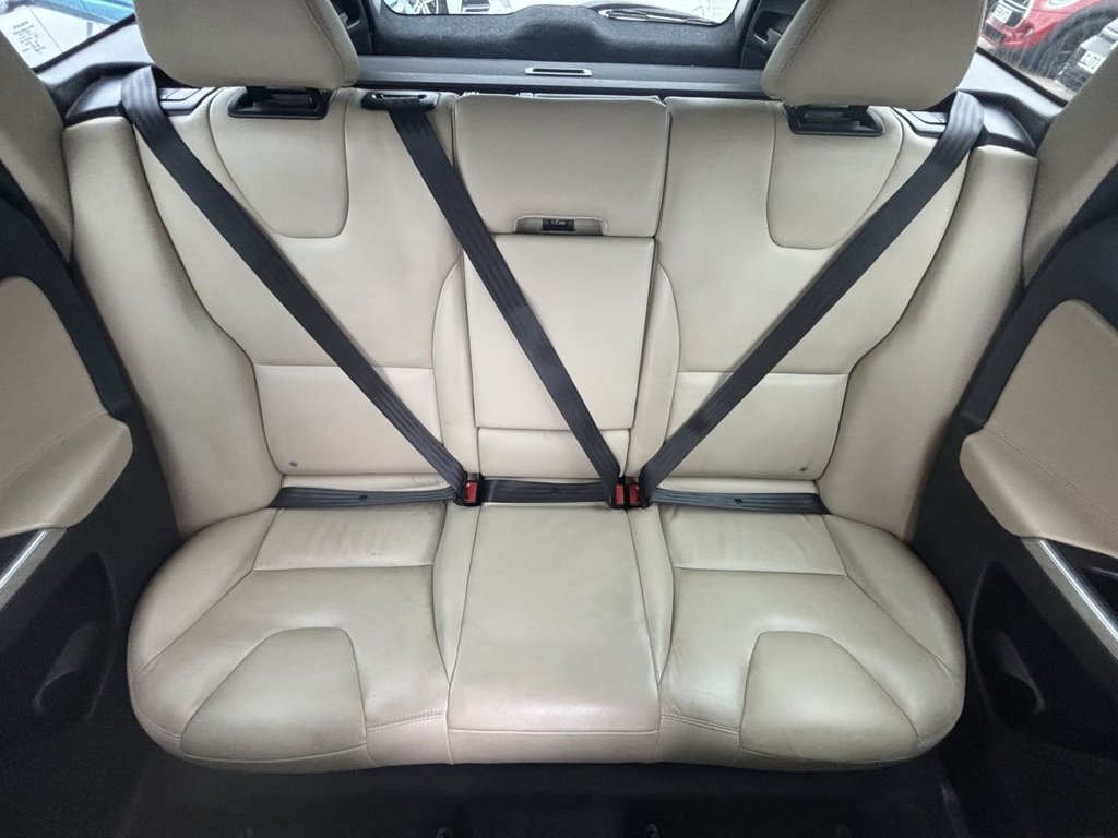 Used Volvo XC60 2015 for sale - 76509717: Photo 10