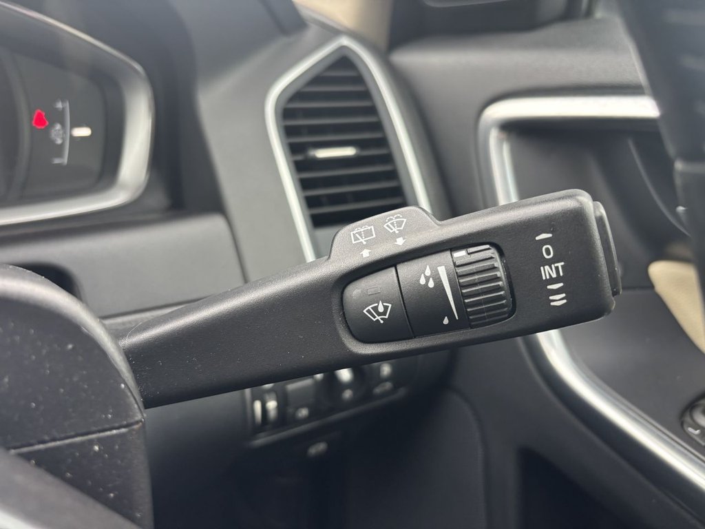 Used Volvo XC60 2015 for sale - 76509717: Photo 16