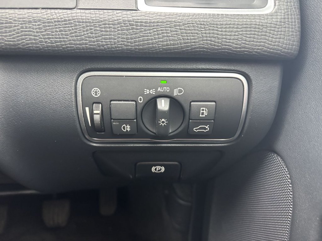 Used Volvo XC60 2015 for sale - 76509717: Photo 18