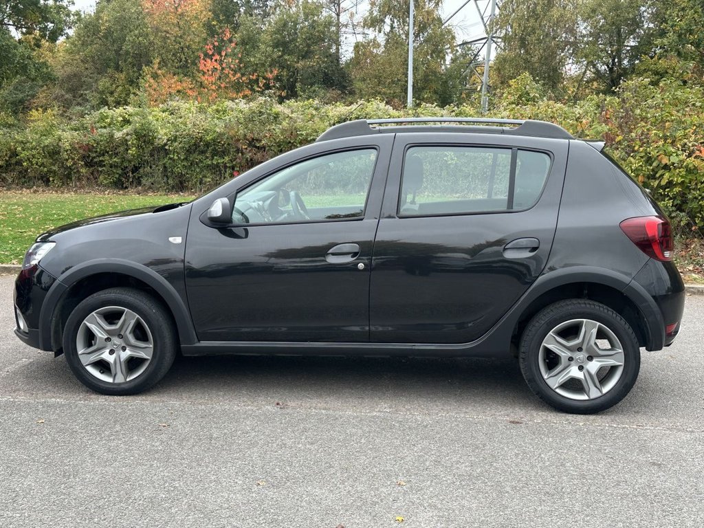 Used Dacia Sandero Stepway 2018 for sale - 76266751: Photo 2