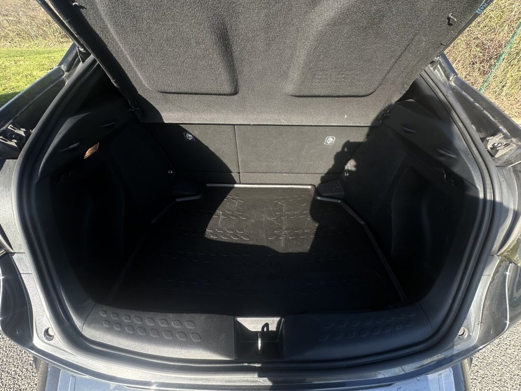 Used Toyota C-HR 2018 for sale - 77890905: Photo 11