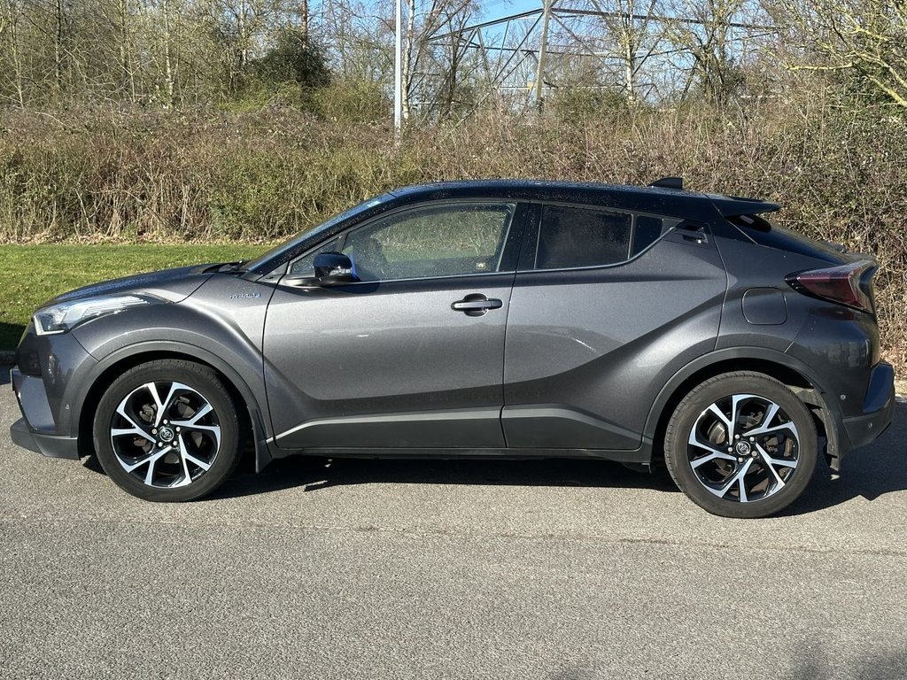 Used Toyota C-HR 2018 for sale - 77890905: Photo 2