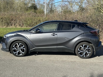 Used Toyota C-HR 2018 for sale - 77890905: Photo