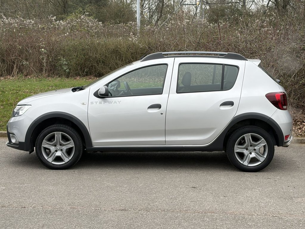 Used Dacia Sandero Stepway 2018 for sale - 77771016: Photo 2