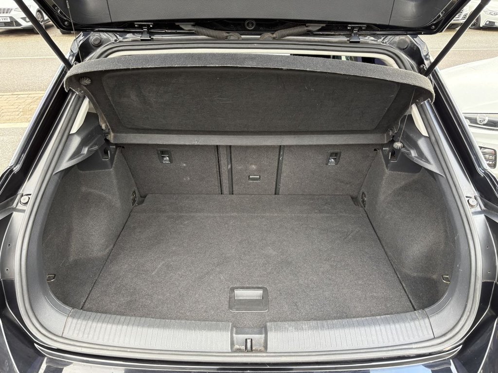 Used Volkswagen T-Roc 2018 for sale - 77262980: Photo 11