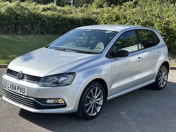 2015 (64) - 1.0 SE Design 5dr