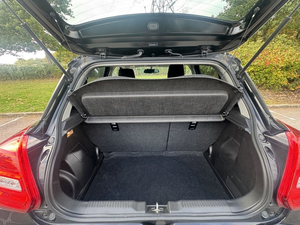 Used Suzuki Swift 2021 for sale - 76202608: Photo 11