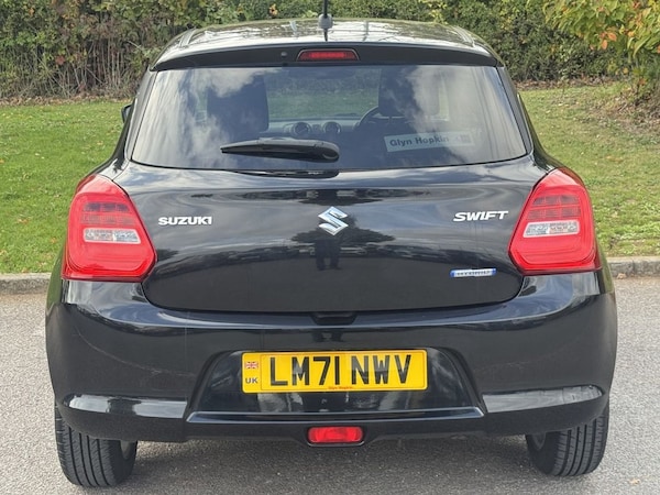 Used Suzuki Swift 2021 for sale - 76202608: Photo 4