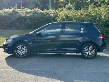 Used Volkswagen Golf 2018 for sale - 75721807: Photo