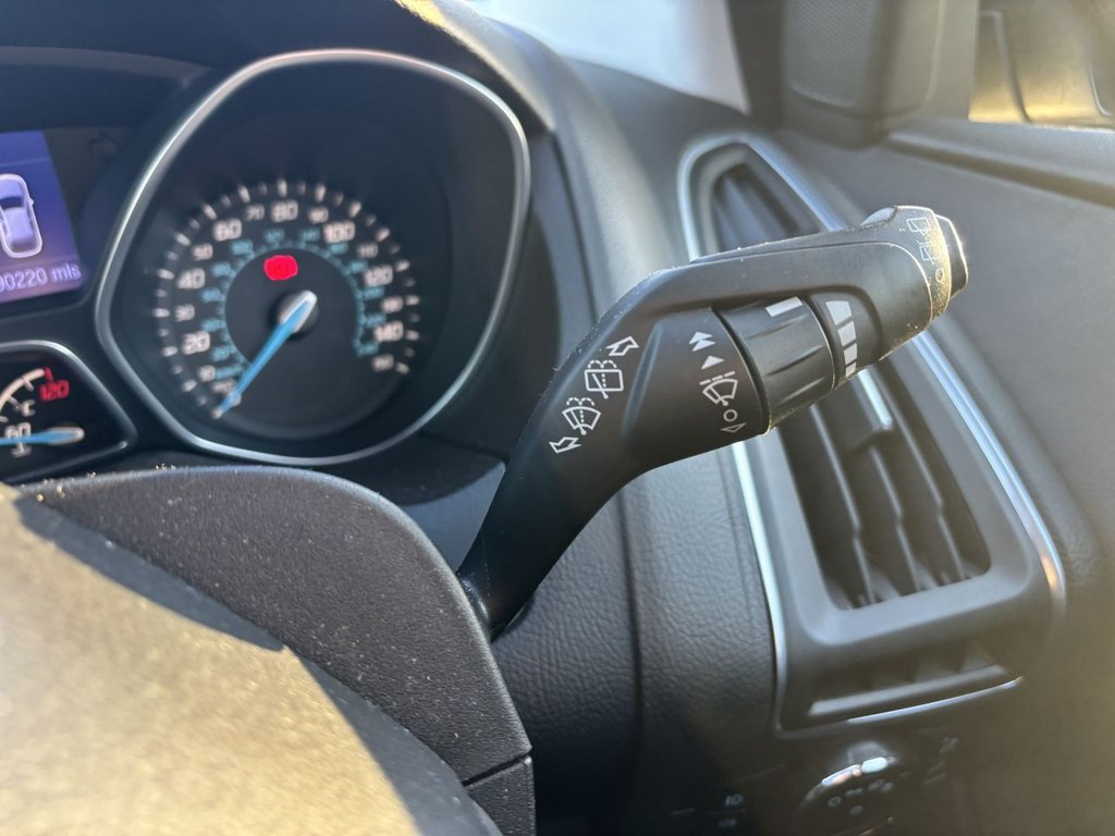 Used Ford Focus 2012 for sale - 76698310: Photo 16