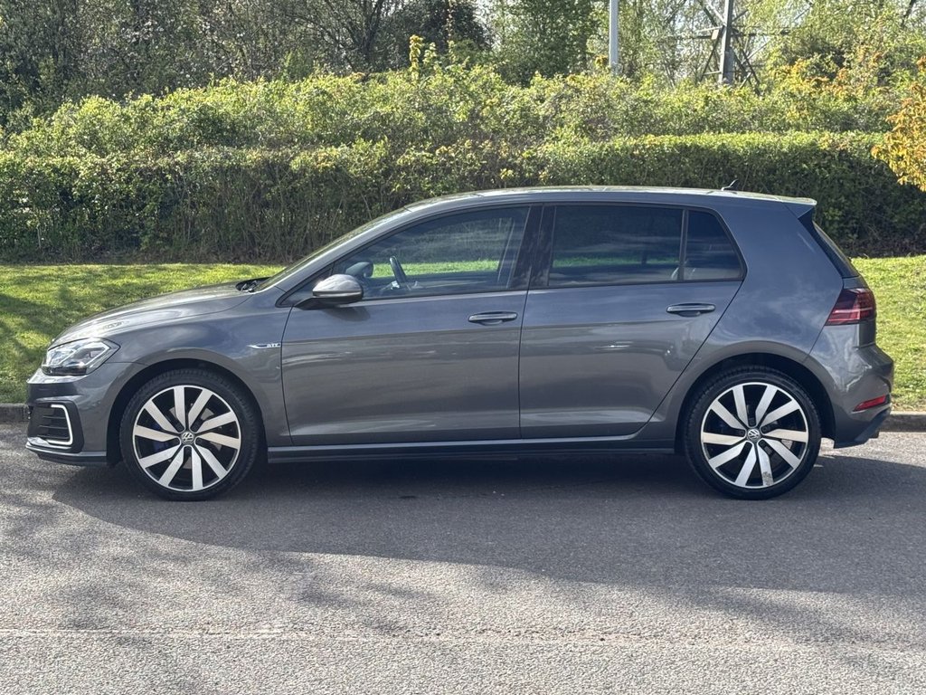 Used Volkswagen Golf 2018 for sale - 78212600: Photo 2