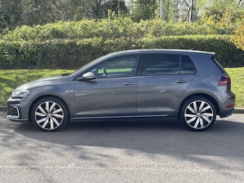 Used Volkswagen Golf 2018 for sale - 78212600: Photo