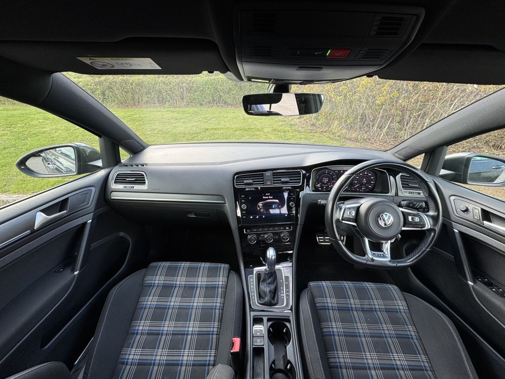 Used Volkswagen Golf 2018 for sale - 78212600: Photo 9