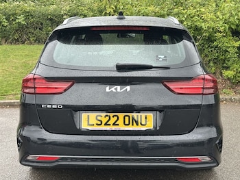 Used Kia Ceed 2022 for sale - 75443998: Photo