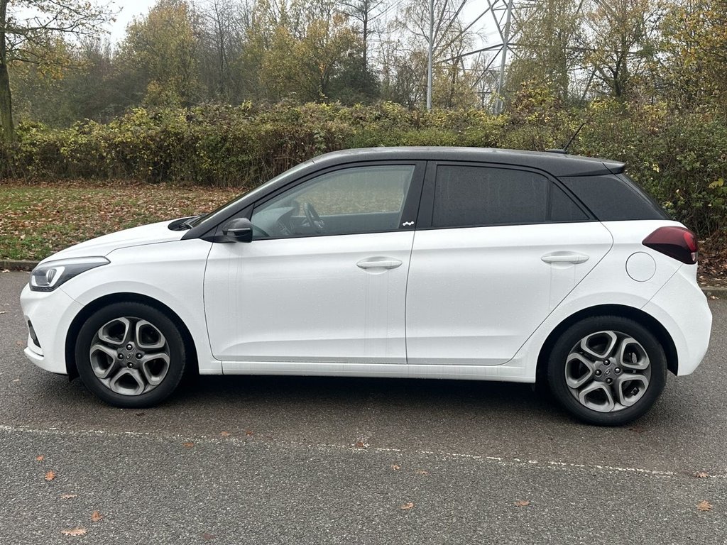 Used Hyundai i20 2019 for sale - 76582241: Photo 2