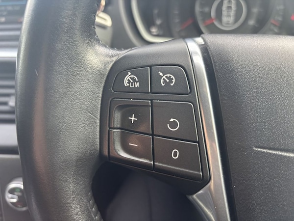 Used Volvo V40 2016 for sale - 76333250: Photo 13