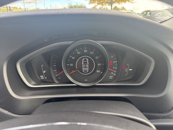 Used Volvo V40 2016 for sale - 76333250: Photo 15
