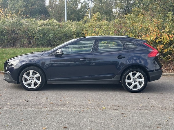 Used Volvo V40 2016 for sale - 76333250: Photo 2