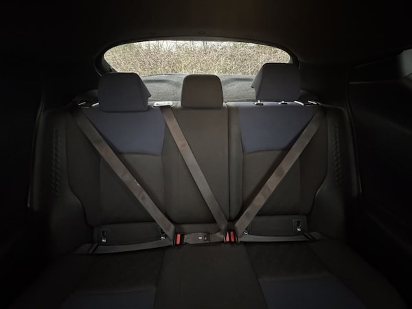 Used Toyota C-HR 2018 for sale - 73939222: Photo 11