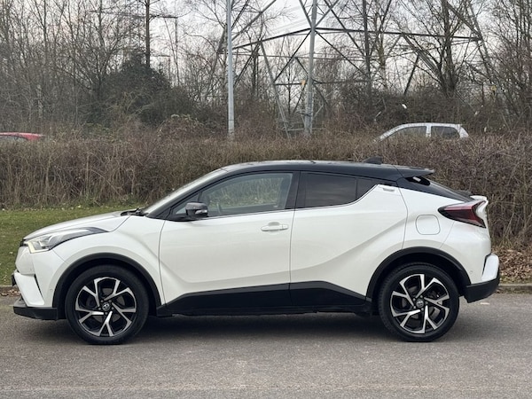 Used Toyota C-HR 2018 for sale - 73939222: Photo 2