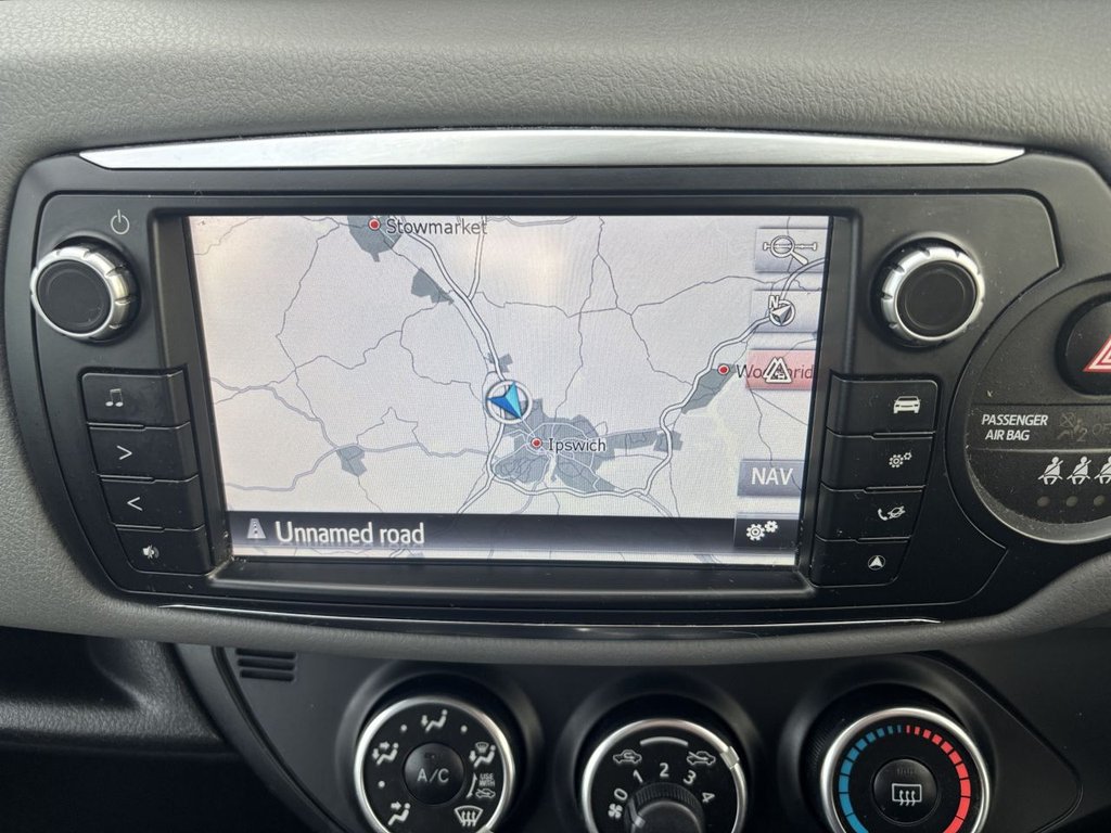 Used Toyota Yaris 2015 for sale - 76395827: Photo 12