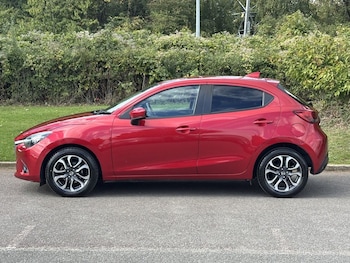 Used Mazda Mazda2 2018 for sale - 76039905: Photo 2