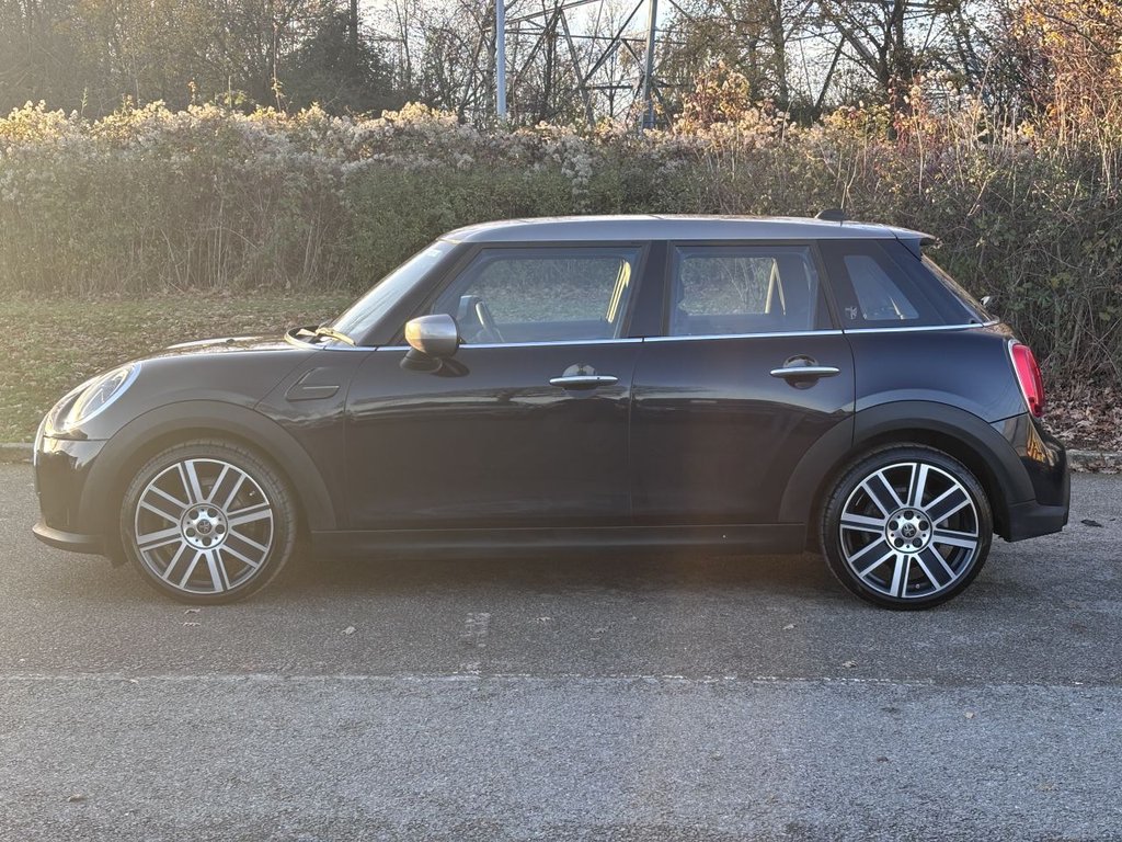 Used MINI Hatch 2022 for sale - 76739911: Photo 2