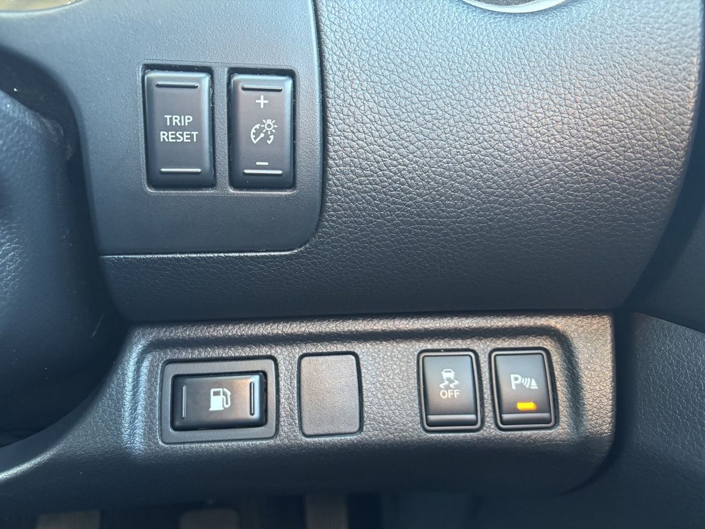 Used Nissan Navara 2016 for sale - 77089351: Photo 18