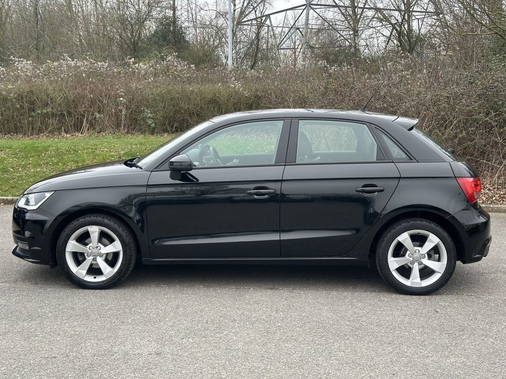Used Audi A1 2017 for sale - 77771092: Photo 2