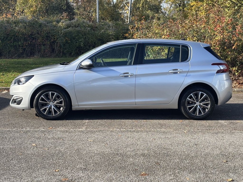 Used Peugeot 308 2017 for sale - 76406321: Photo 2