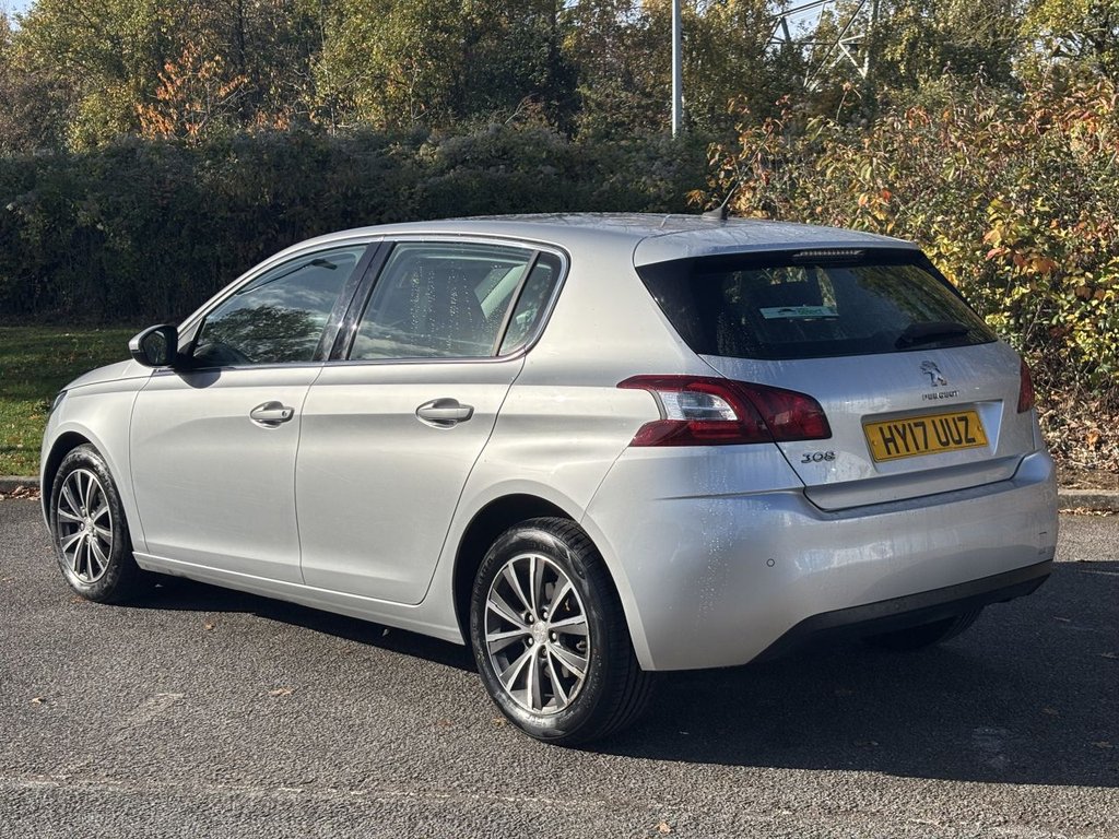 Used Peugeot 308 2017 for sale - 76406321: Photo 3