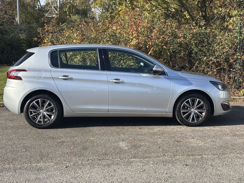 Used Peugeot 308 2017 for sale - 76406321: Photo 6