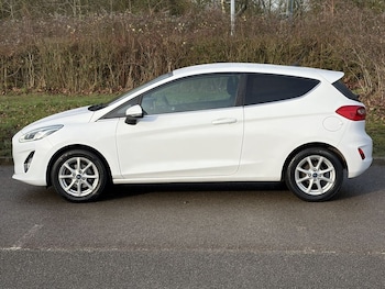 Used Ford Fiesta 2017 for sale - 77621147: Photo