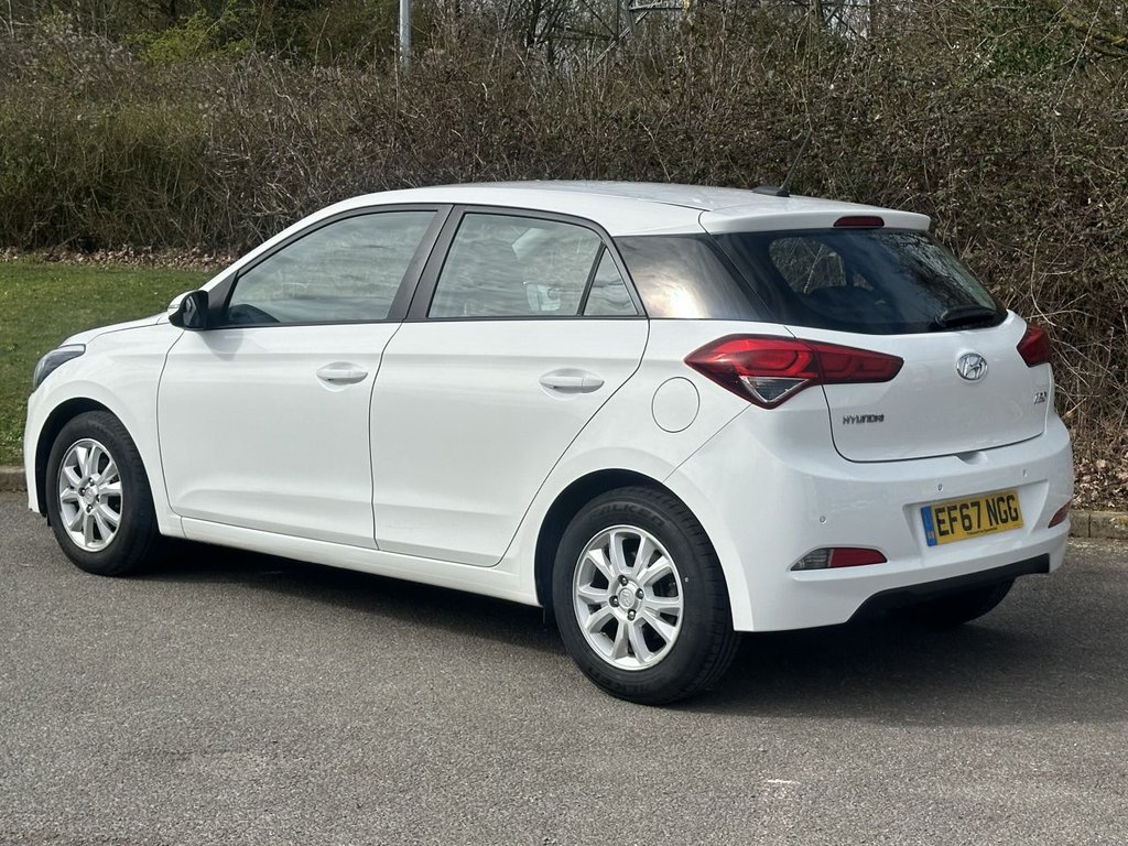 Used Hyundai i20 2017 for sale - 77904919: Photo 3