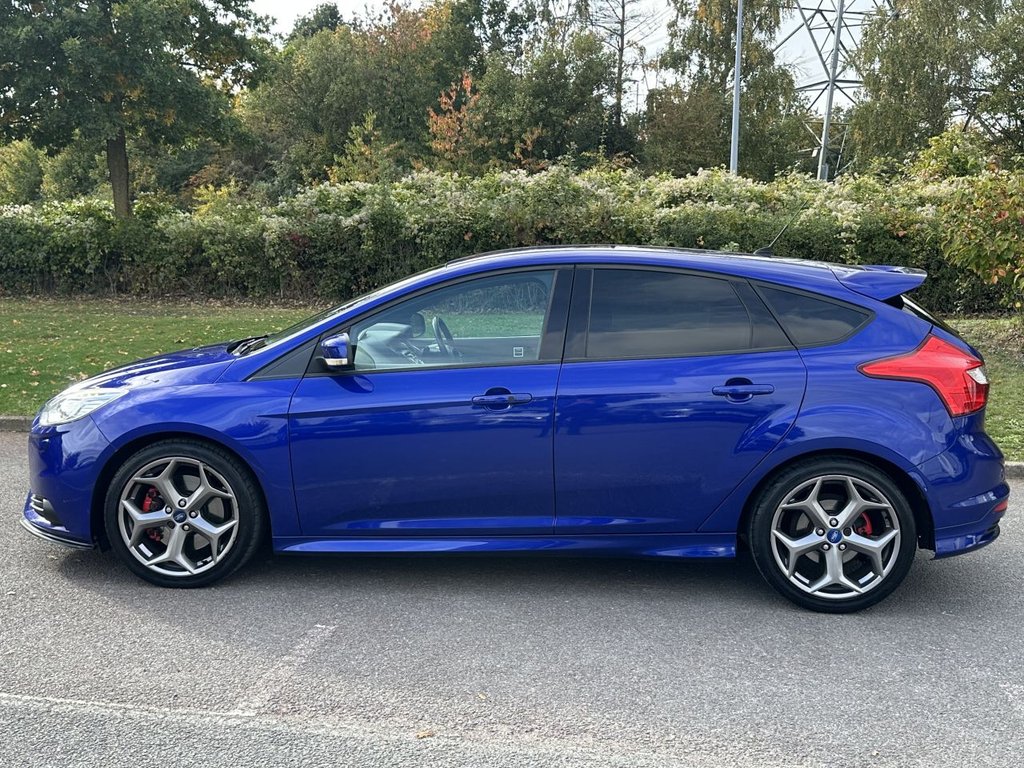 Used Ford Focus 2012 for sale - 76202685: Photo 2