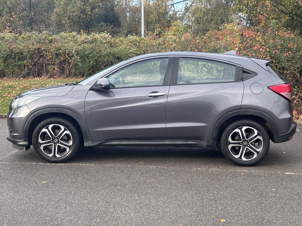 Used Honda HR-V 2015 for sale - 76430306: Photo 2