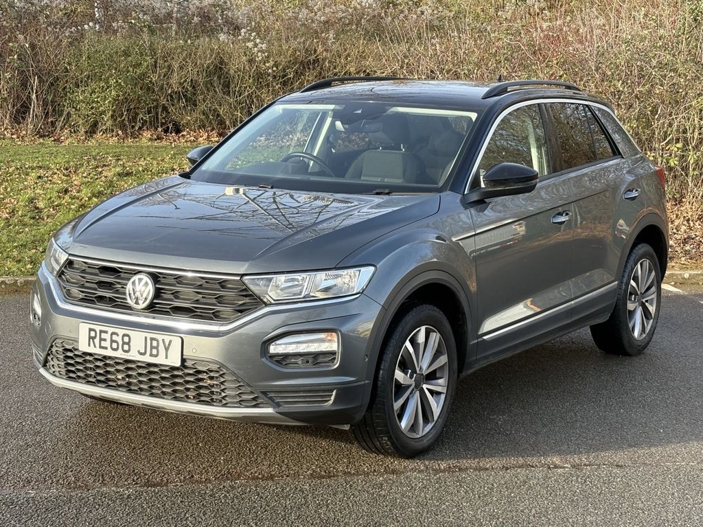 Used Volkswagen T-Roc 2018 for sale - 77133803: Photo 1