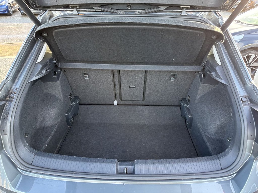 Used Volkswagen T-Roc 2018 for sale - 77133803: Photo 11